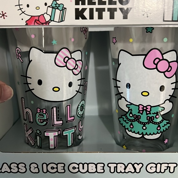 Hello Kitty Glass and Ice Cube Tray Gift Pack - Picture 2 of 4